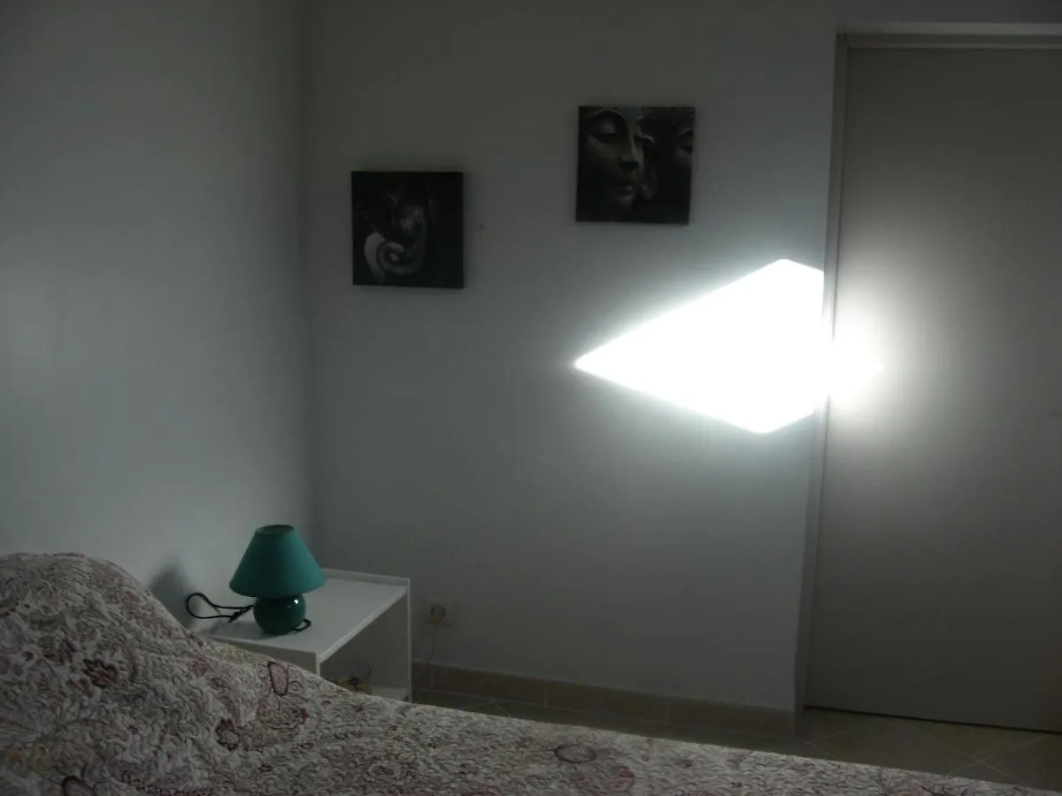 T 2 Avec Velux Sous Les Combes De 34 M2 Apartment La Londe-les-Maures 0*,