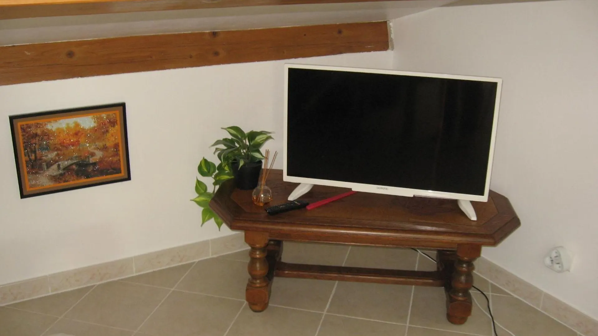 T 2 Avec Velux Sous Les Combes De 34 M2 Apartment La Londe-les-Maures 0*,  France