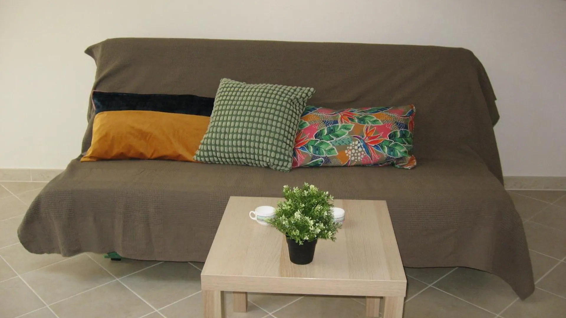 T 2 Avec Velux Sous Les Combes De 34 M2 Apartment La Londe-les-Maures